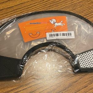 Adjustable pet cone.